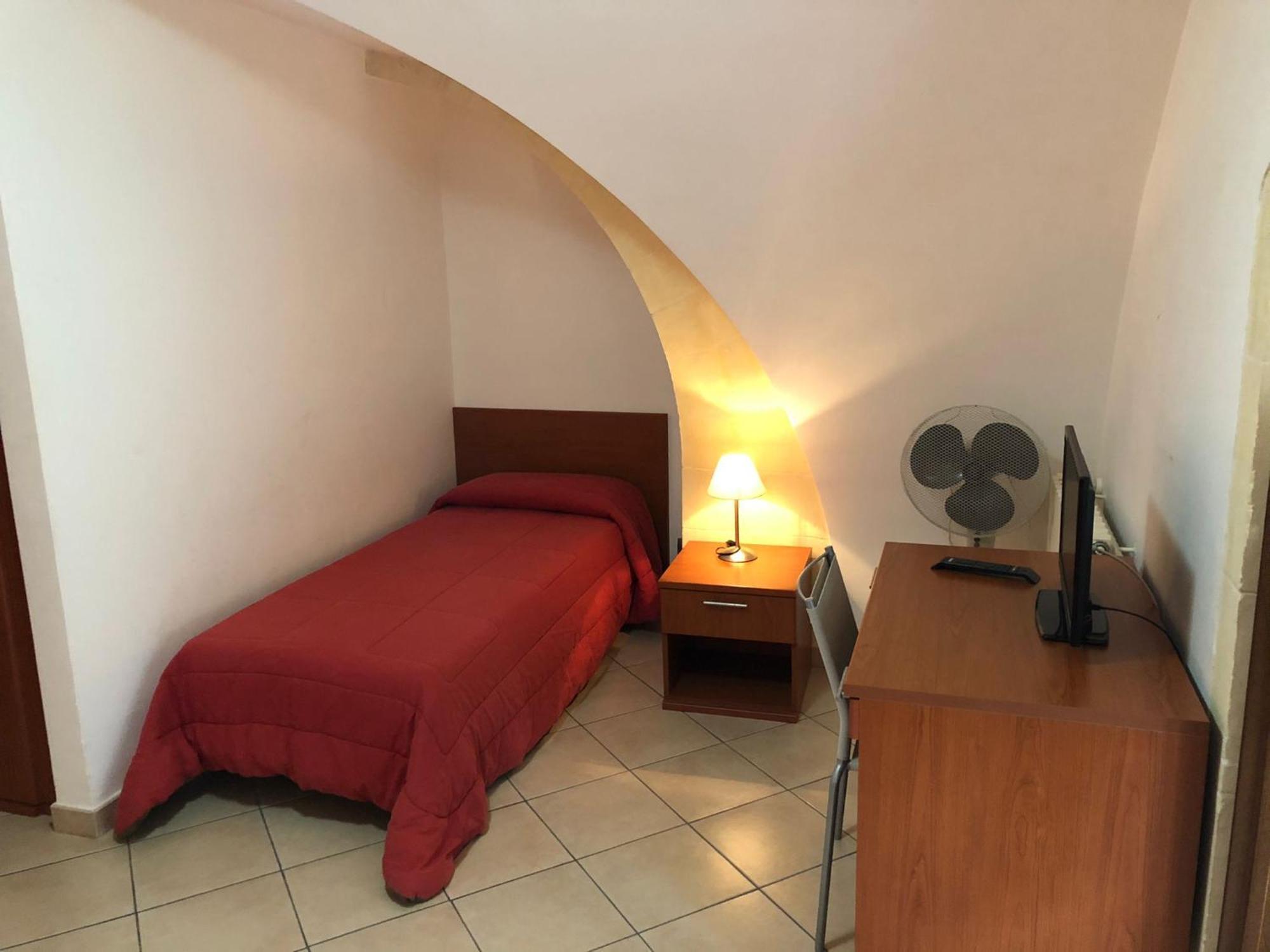 B&B Tarasia Ragusa Bagian luar foto