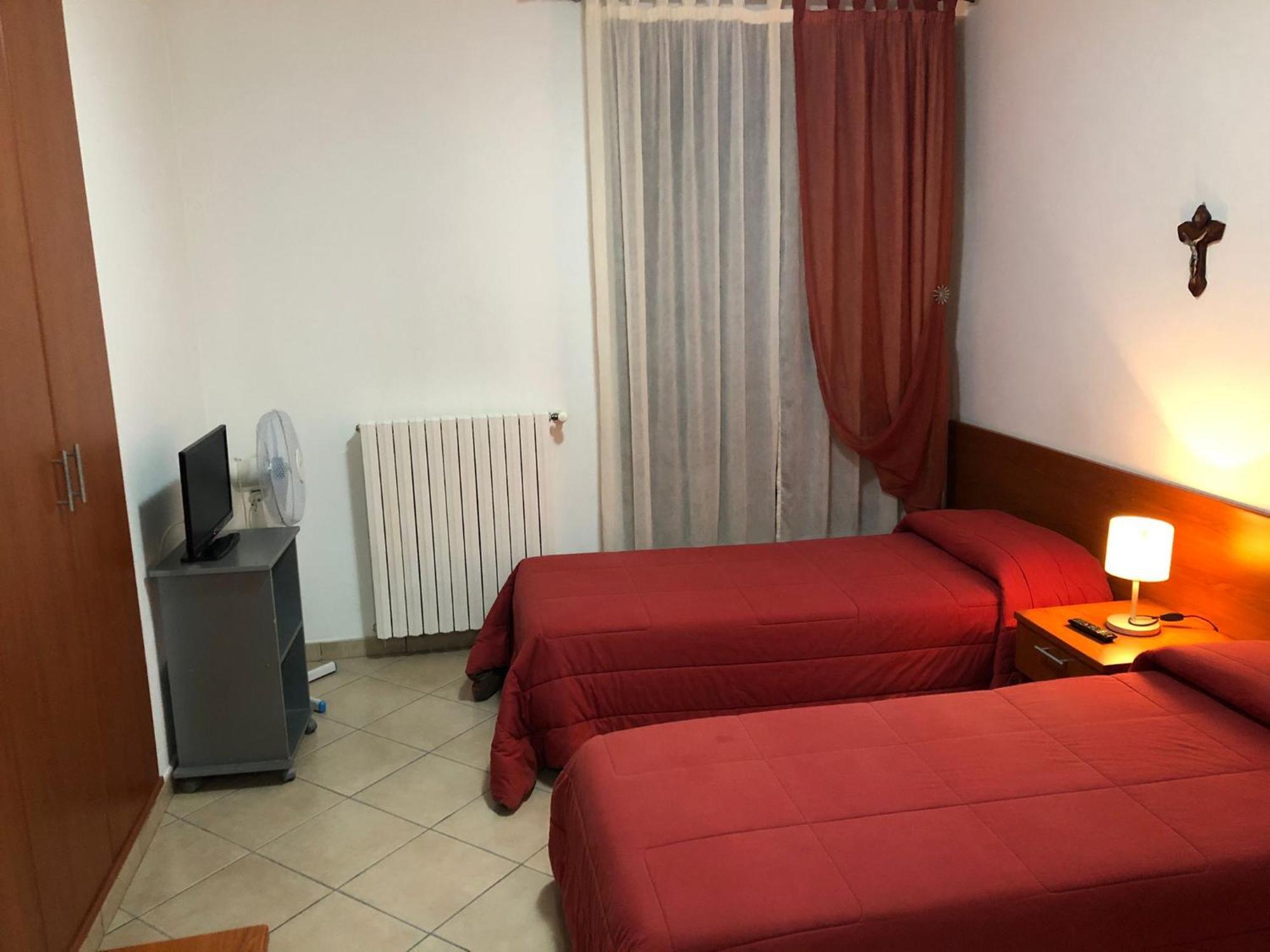 B&B Tarasia Ragusa Bagian luar foto