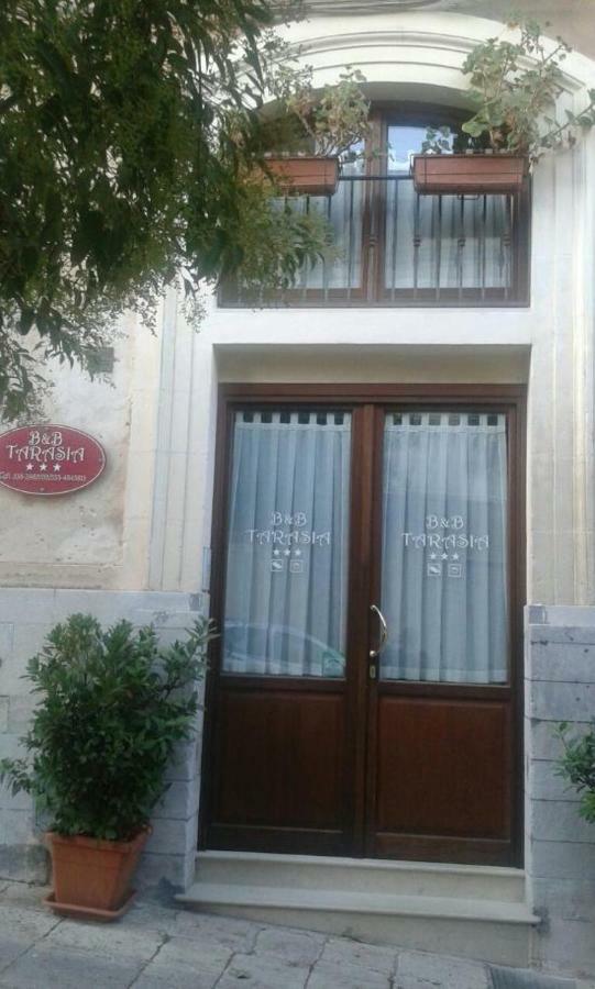B&B Tarasia Ragusa Bagian luar foto